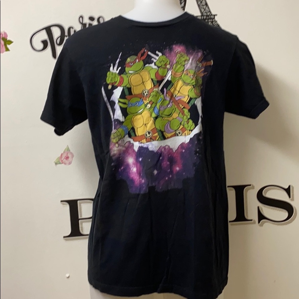 Boys Ninja Turtles t-shirt size M